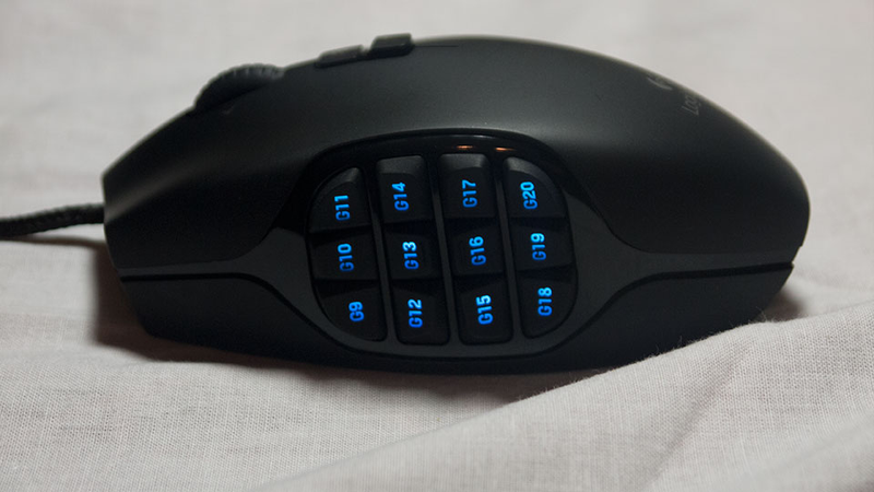Illustration for article titled Kotaku Hardware Battles: MMO Gaming Mice